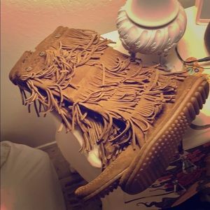 Minnetonka Moccasin brown boots size 8
